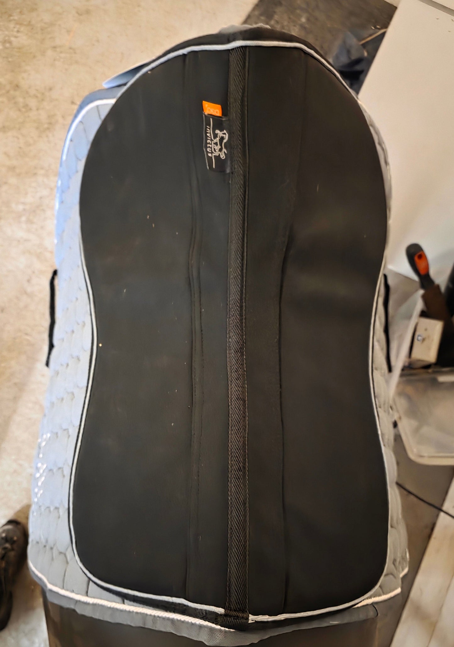 Invictus Impact Sadelpad med korrigering - DEMO exemplar - paddar saknas - ej fodral