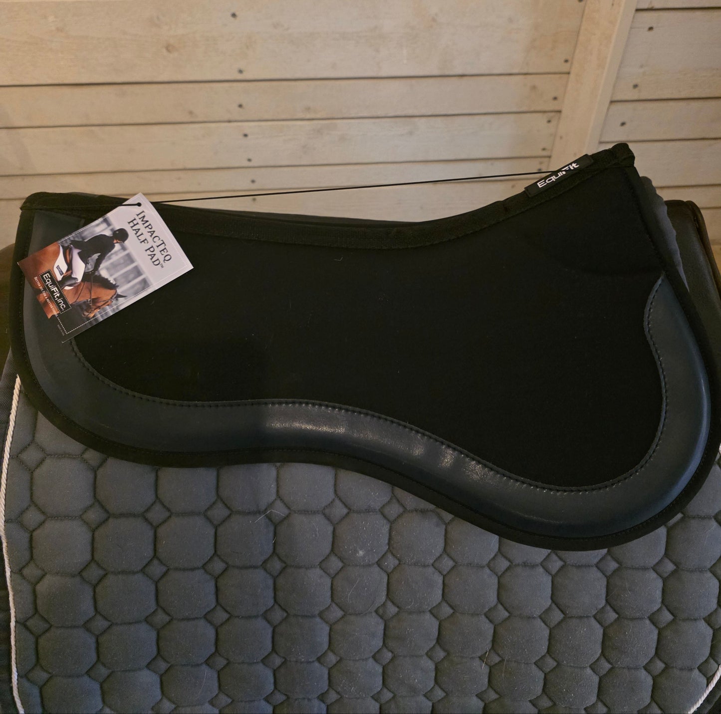 Equifit ImpacTeq sadelpad mörkblå kant